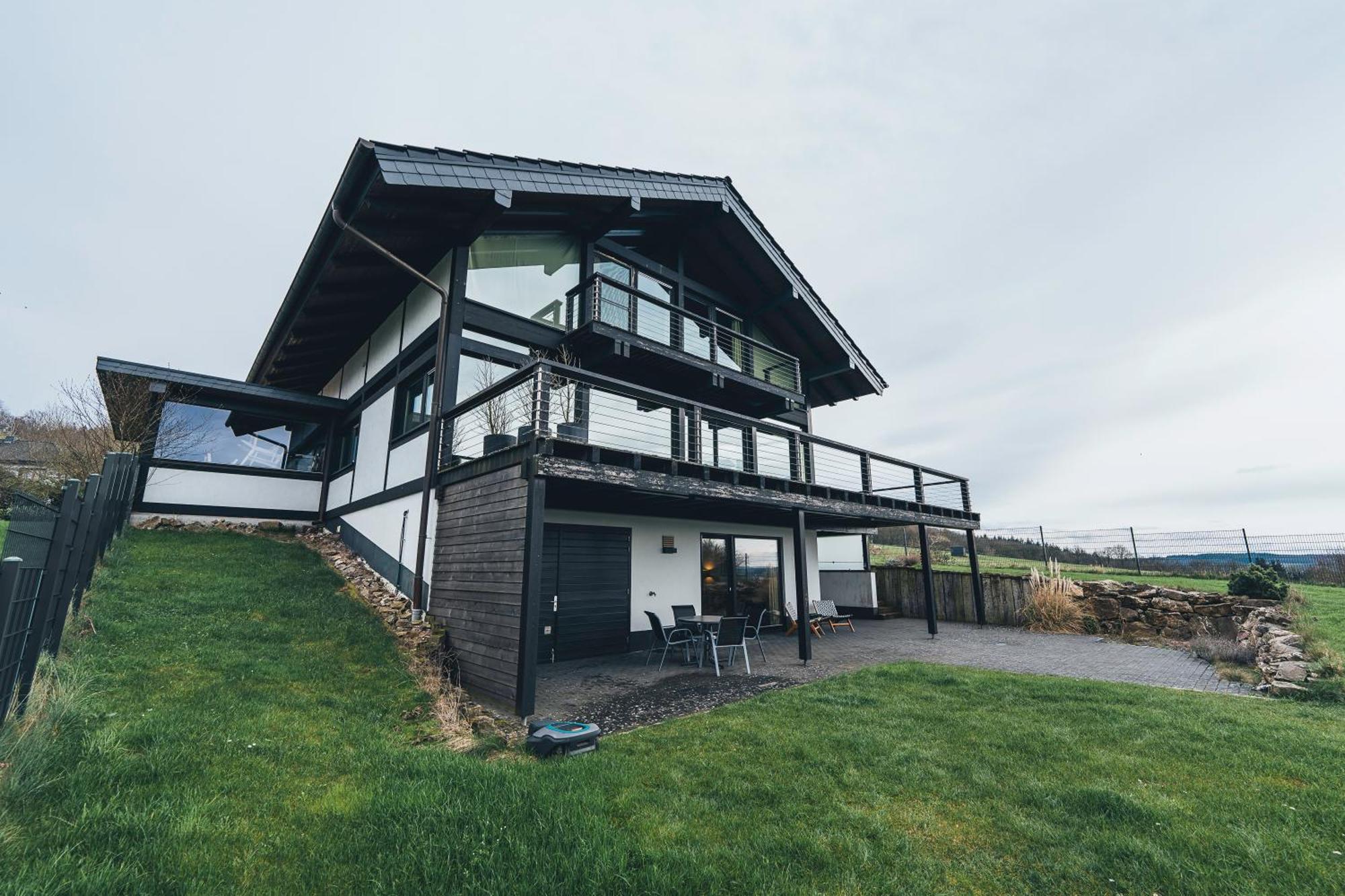 Hunsrueck Valley View Apartment With Cedar Sauna Bruschied Eksteriør bilde